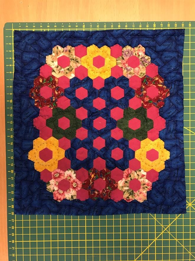 Ullas mini quilt 2019 - lod 3